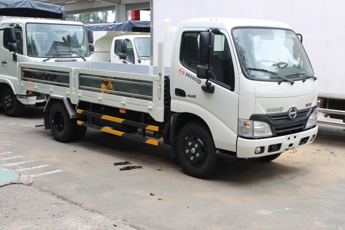 Xe tải Hino XZU650L 1.9 tấn thùng lửng, trả trước 100 triệu có xe giao trong ngày
