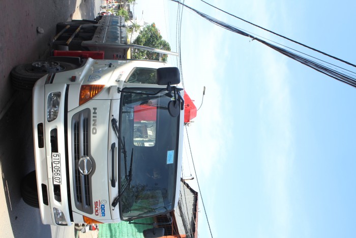Xe tải gắn cẩu Hino FG 7.5 tấn gắn cẩu Unic URV340 3 tấn