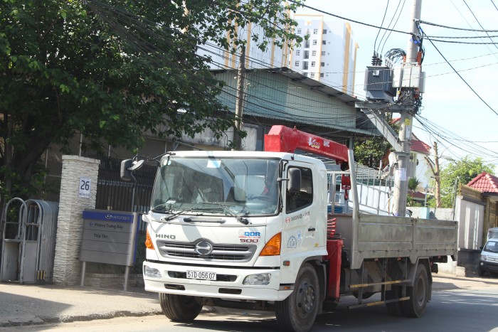 Xe tải gắn cẩu Hino FG 7.5 tấn gắn cẩu Unic URV340 3 tấn