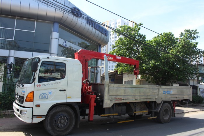 Xe tải gắn cẩu Hino FG 7.5 tấn gắn cẩu Unic URV340 3 tấn