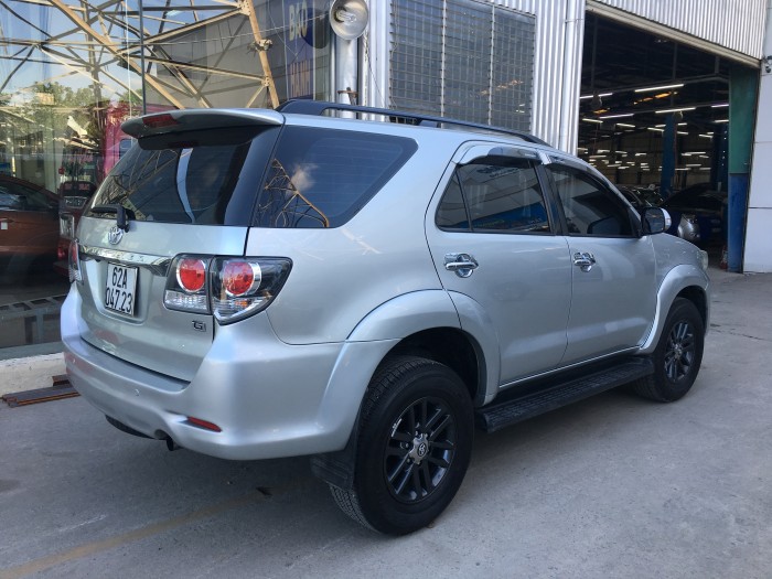 Cần bán 1 xe Fortuner 2.5MT giá rẻ