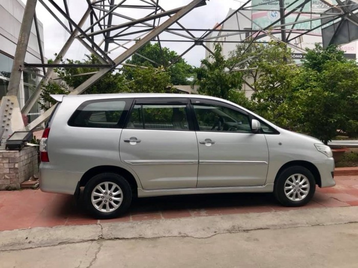 Cần bán 1 xe Innova 2.0G 2012 giá rẽ