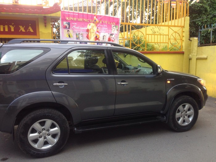 Bán nhanh Con xe Fortuner 2011 tự động Xám chì xe cứng đẹp