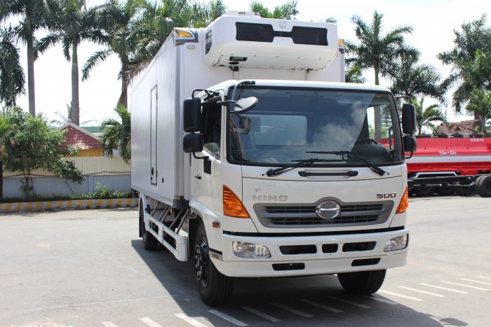 Xe tải Hino FC 6.2 tấn thùng đông lạnh 6m7 - Trả trước 100 triệu giao xa ngay