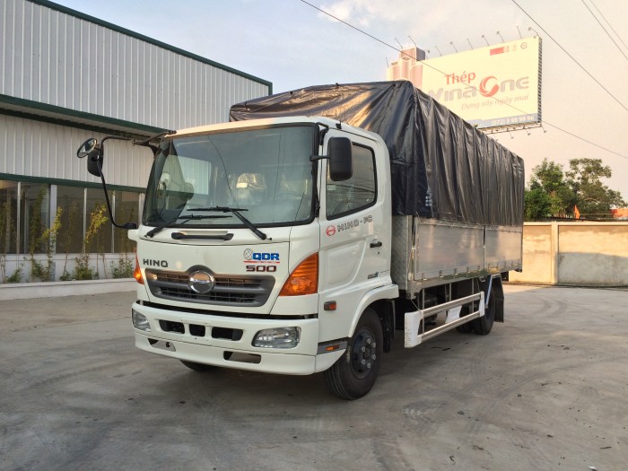 Xe tải Hino FC 6.4 tấn thùng mui bạt dài 6m7, trả trước 100 triệu nhận xe ngay