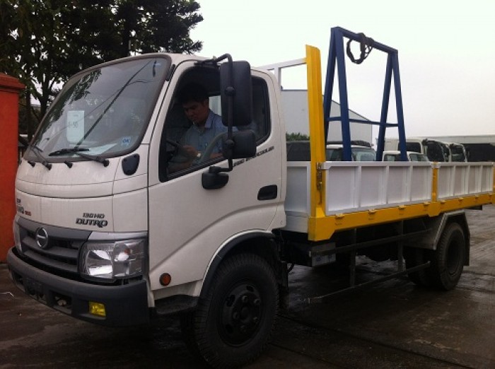 Xe tải chở kính Hino Dutro WU342L 8.25 tấn, trả trước 100 triệu giao xe ngay