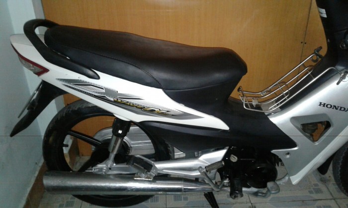 Wave A 110 Hàn Quốc màu trắng đẹp êm bánh mâm