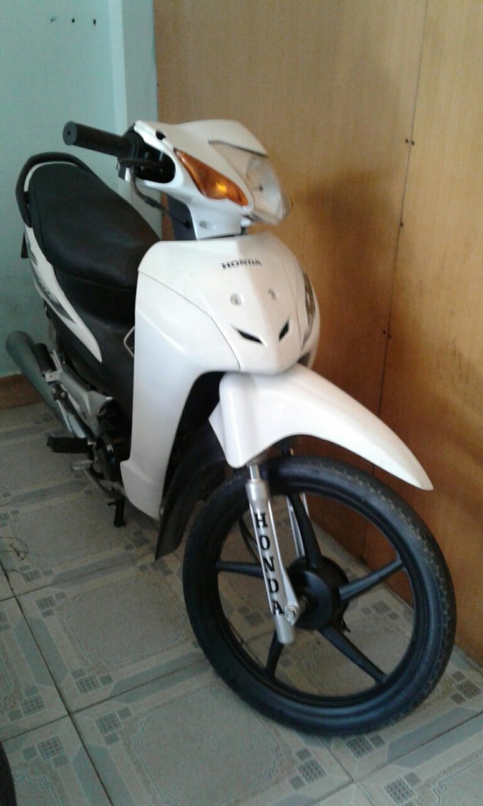 Wave A 110 Hàn Quốc màu trắng đẹp êm bánh mâm
