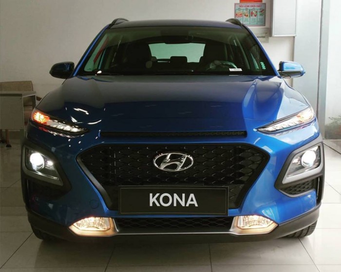 Bán Hyundai Kona 2.0 AT 2018, màu xanh lam, có giao ngay