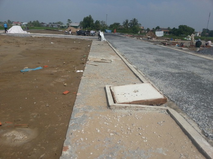 Cần bán đất MT đường Nguyễn Văn Linh. Diện tích: 85m2 giá 790tr SHR,
