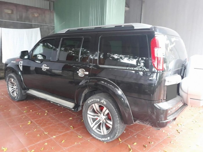 Bán nhanh xe Ford Everest máy dầu sx 2012 màu đen số tự động