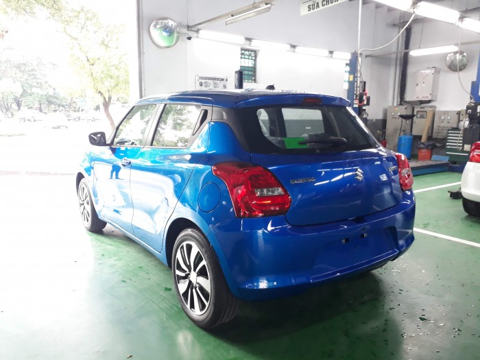 Suzuki New Swift 2018 phiên bản GLX màu xanh