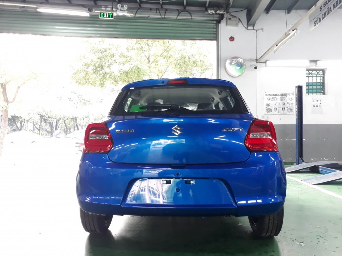 Suzuki New Swift 2018 phiên bản GLX màu xanh
