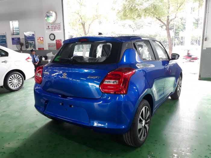 Suzuki New Swift 2018 phiên bản GLX màu xanh