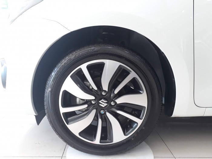 Bán xe Suzuki New Swift 2018, Có đủ màu lựa chọn, Hỗ trợ lái Thử.