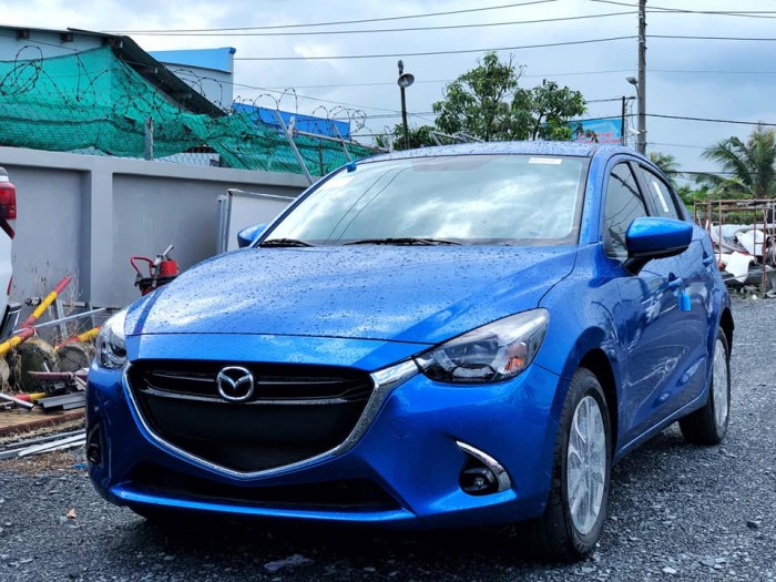 Mazda 2 nhập khẩu (xanh ngọc) - Đủ màu giao ngay - Gọi hotline nhận giá tốt nhất