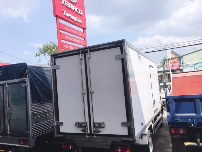 Nơi bán xe tải nhẹ đông lạnh 2,5 tấn tera240L