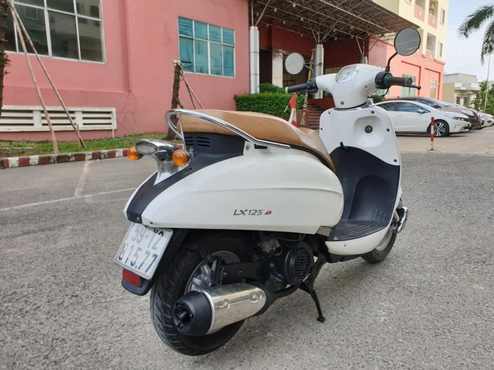 Sachs Amici 125 Trắng Tinh Khôi Kiểu Dáng Vespa Italia Thời Trang Sang Trọng Thương Hiệu Xe Của CHLB.Đức Tuyệt Đẹp
