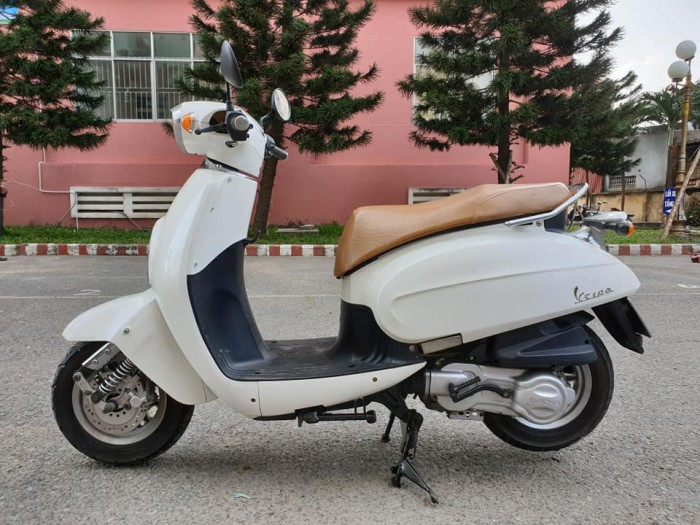 Sachs Amici 125 Trắng Tinh Khôi Kiểu Dáng Vespa Italia Thời Trang Sang Trọng Thương Hiệu Xe Của CHLB.Đức Tuyệt Đẹp