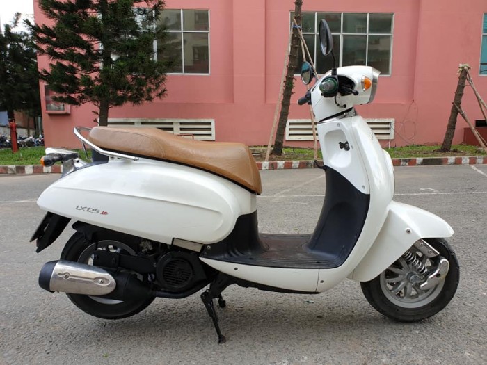 Sachs Amici 125 Trắng Tinh Khôi Kiểu Dáng Vespa Italia Thời Trang Sang Trọng Thương Hiệu Xe Của CHLB.Đức Tuyệt Đẹp