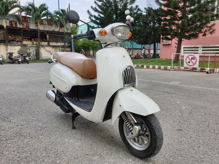 Sachs Amici 125 Trắng Tinh Khôi Kiểu Dáng Vespa Italia Thời Trang Sang Trọng Thương Hiệu Xe Của CHLB.Đức Tuyệt Đẹp