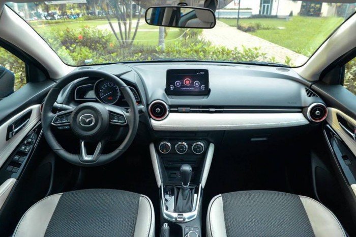 Mazda 2 nhập khẩu (xanh đen) - Đủ màu giao ngay - Gọi hotline nhận giá tốt nhất