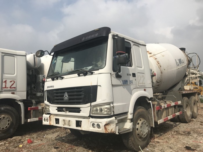 Xe trộn bê tông Howo