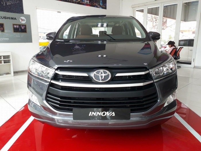 Toyota Innova 2.0E MT