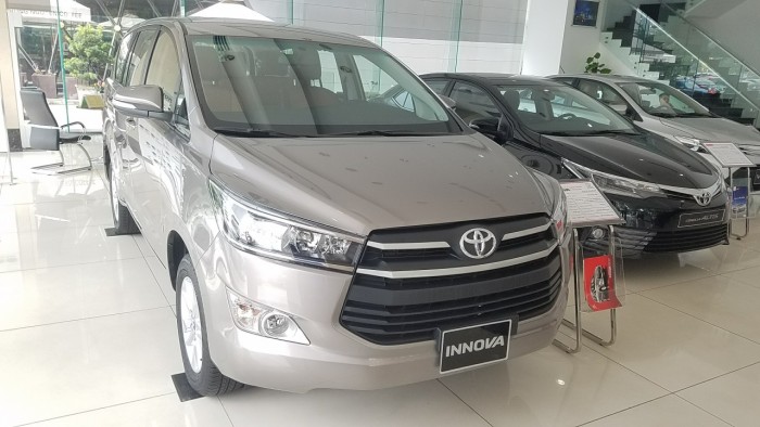 Toyota Innova 2.0E MT