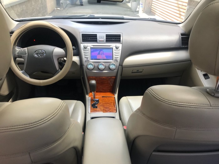 Bán Toyota Camry LE 2008 nhập mỹ Trắng xe đẹp không chỗ chê.