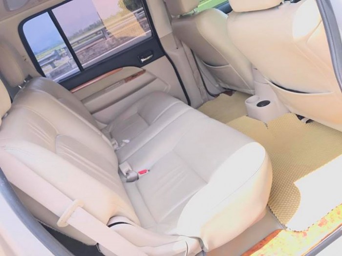 Cần bán Ford Everest cuối 2012 Limited.Xe màu hồng phấn