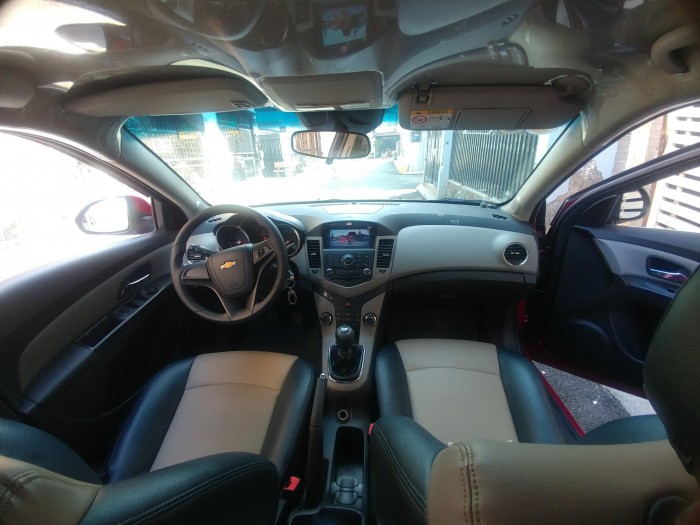 Bán nhanh Chevrolet Cruze LT 2015 màu đỏ cực độc và đẹp.