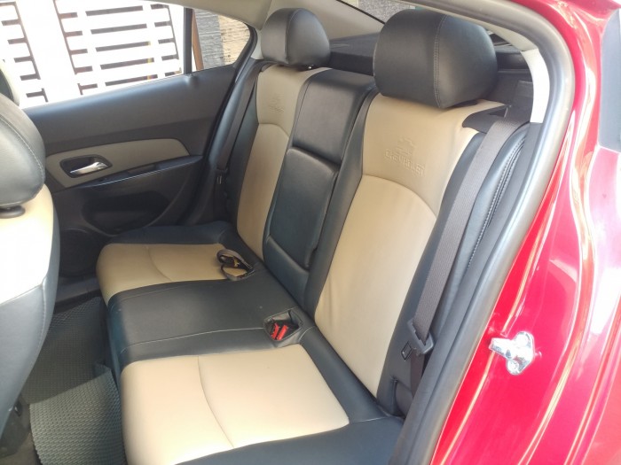 Bán nhanh Chevrolet Cruze LT 2015 màu đỏ cực độc và đẹp.