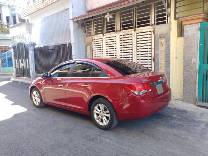 Bán nhanh Chevrolet Cruze LT 2015 màu đỏ cực độc và đẹp.