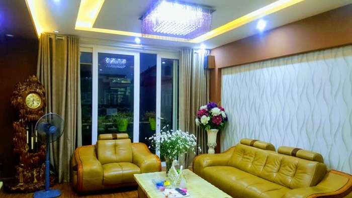 Bán nhà mặt phố khu Hoàng Quốc Việt 52m2 5 tầng kdoanh đỉnh