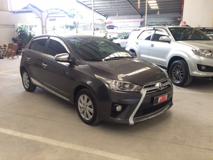 Yaris G đời 2015, màu xám , nhập khẩu nguyên chiếc, liên hệ nhân giá tốt.