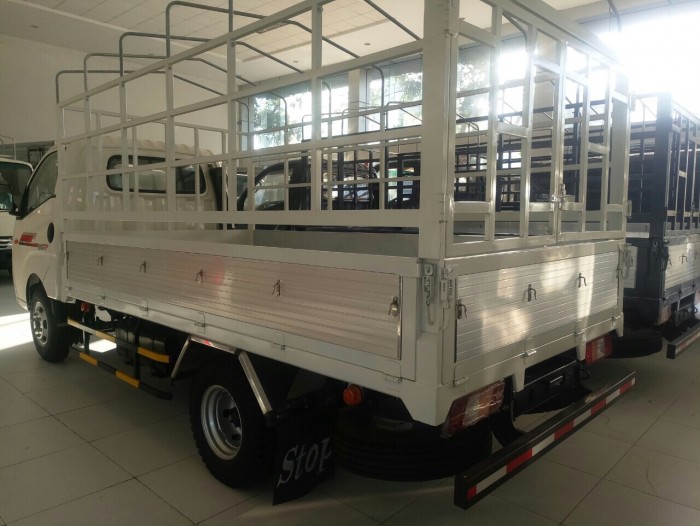 Xe tải 1 tấn 9 thùng mui bạt tera190