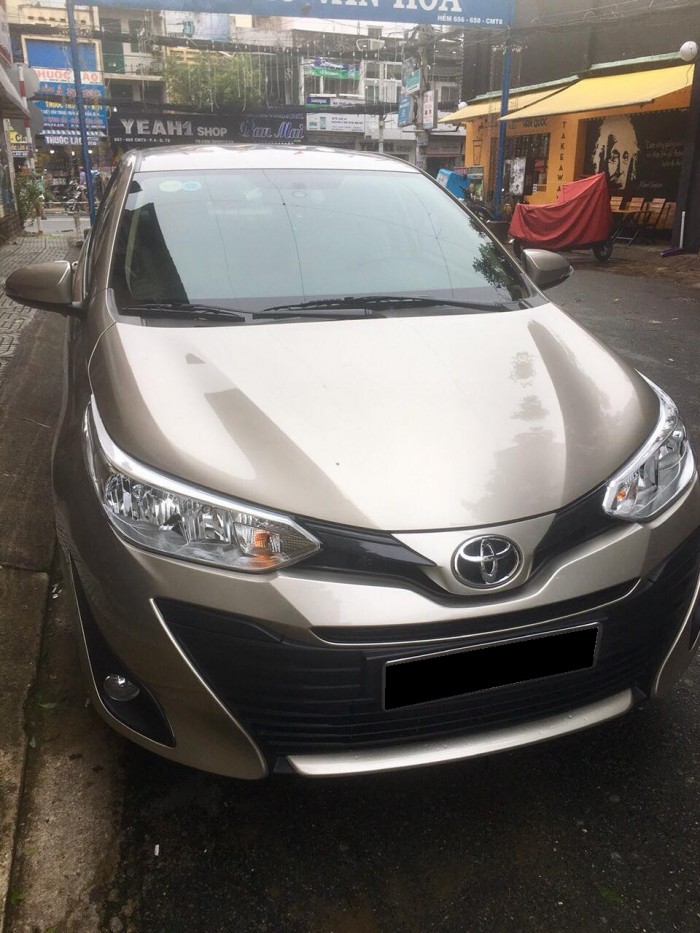 bán xe Toyota Vios 2018 số tự động màu vàng cát phom mới nhất
