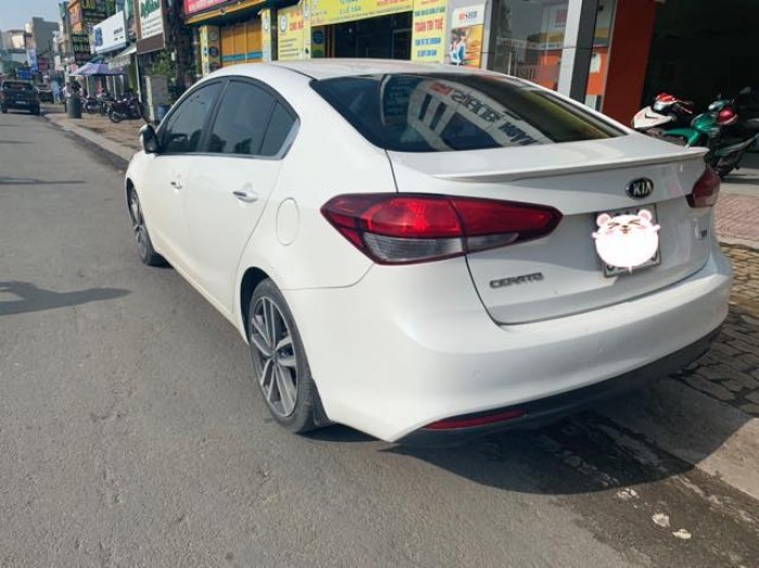 Bán gấp Xe Kia Cerato 2.0 2016.Xe màu trắng số tự động