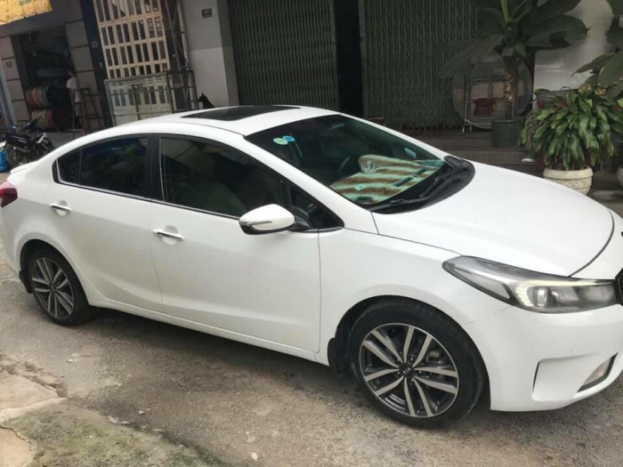 Bán gấp Xe Kia Cerato 2.0 2016.Xe màu trắng số tự động