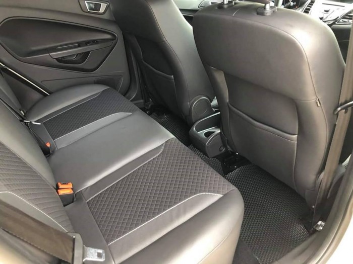 Cho ra đi em Ford Fiesta 1.5AT 2016 màu trắng 5 cửa đẹp hoàn hảo