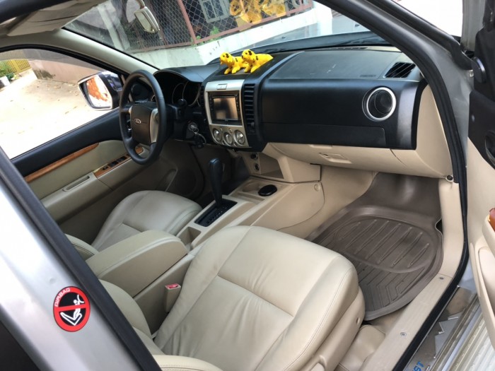 Cần bán gấp Ford Everest 2012 số tự động máy dầu