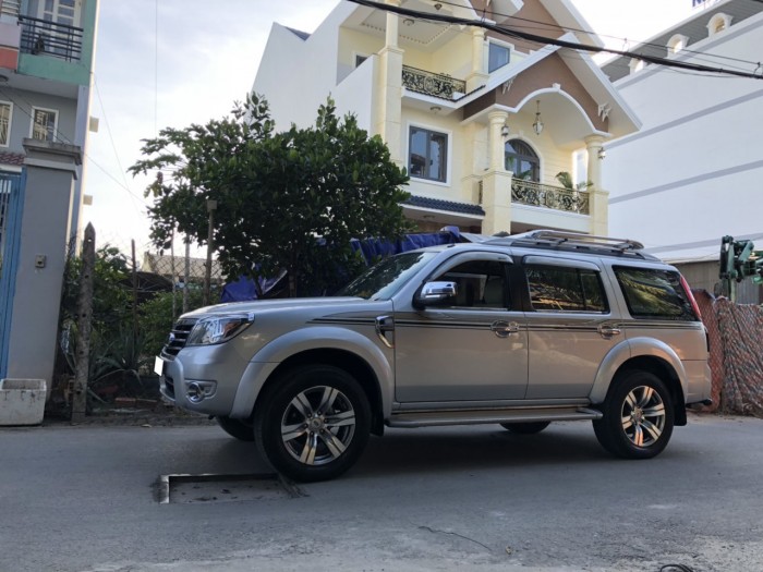Cần bán gấp Ford Everest 2012 số tự động máy dầu
