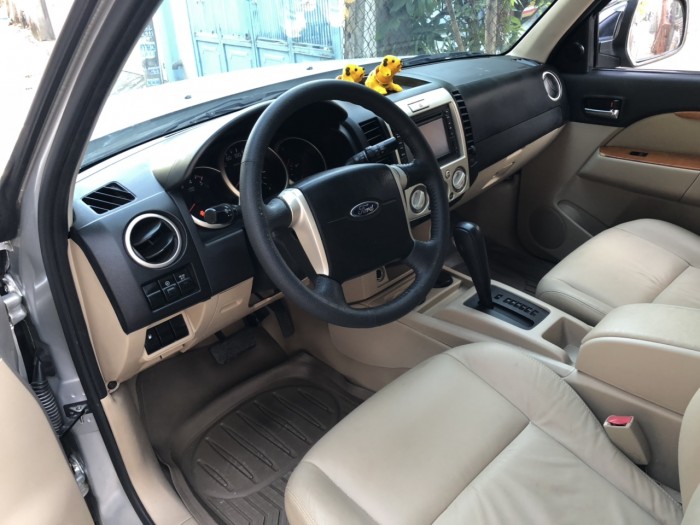 Cần bán gấp Ford Everest 2012 số tự động máy dầu