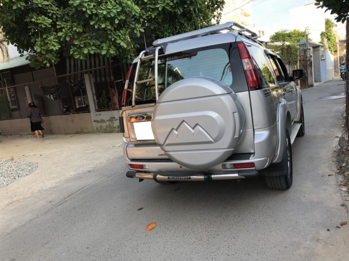 Cần bán gấp Ford Everest 2012 số tự động máy dầu