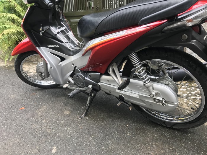 Đổi xe cho mẹ nên bán Honda Wave đỏ 2014 xe bstp chính chủ.