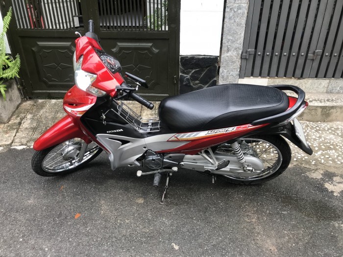 Đổi xe cho mẹ nên bán Honda Wave đỏ 2014 xe bstp chính chủ.