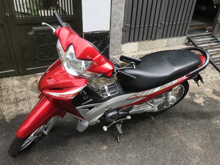 Đổi xe cho mẹ nên bán Honda Wave đỏ 2014 xe bstp chính chủ.