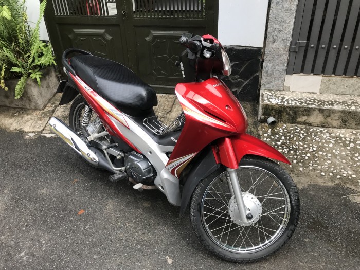 Đổi xe cho mẹ nên bán Honda Wave đỏ 2014 xe bstp chính chủ.
