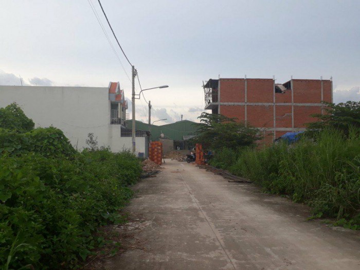 Cần bán nền đất 240m2 thổ cư, gần ngay cầu vượt Củ Chi, sổ hồng